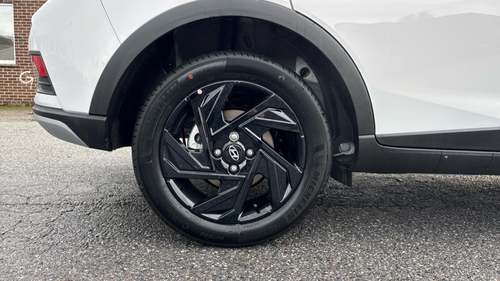 Hyundai BAYON 1.0 TGDi [90] Black Line 5dr DCT Petrol Hatchback - Image 7
