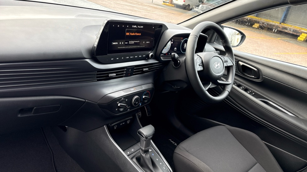 Hyundai BAYON 1.0 TGDi [90] Black Line 5dr DCT Petrol Hatchback - Image 9