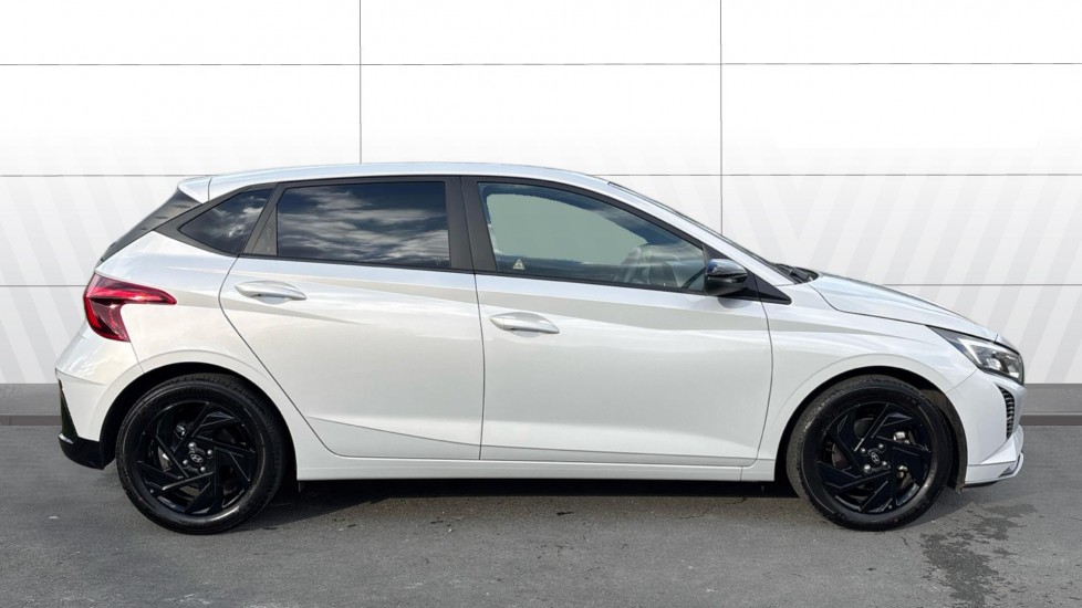 Hyundai i20 1.0T GDi 90 Black Line 5dr Petrol Hatchback - Image 5