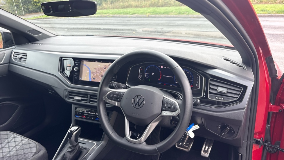 Volkswagen Polo 1.0 TSI 115 Black Edition 5dr DSG Petrol Hatchback - Image 11