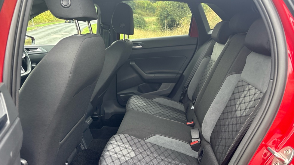 Volkswagen Polo 1.0 TSI 115 Black Edition 5dr DSG Petrol Hatchback - Image 16