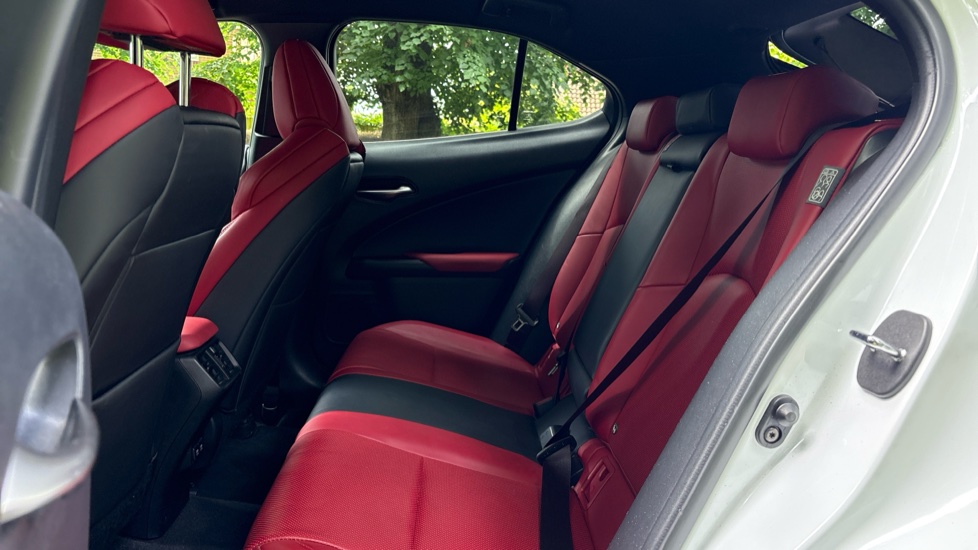 Lexus UX 250h 2.0 F-Sport 5dr CVT [Nav] Hybrid Hatchback - Image 16