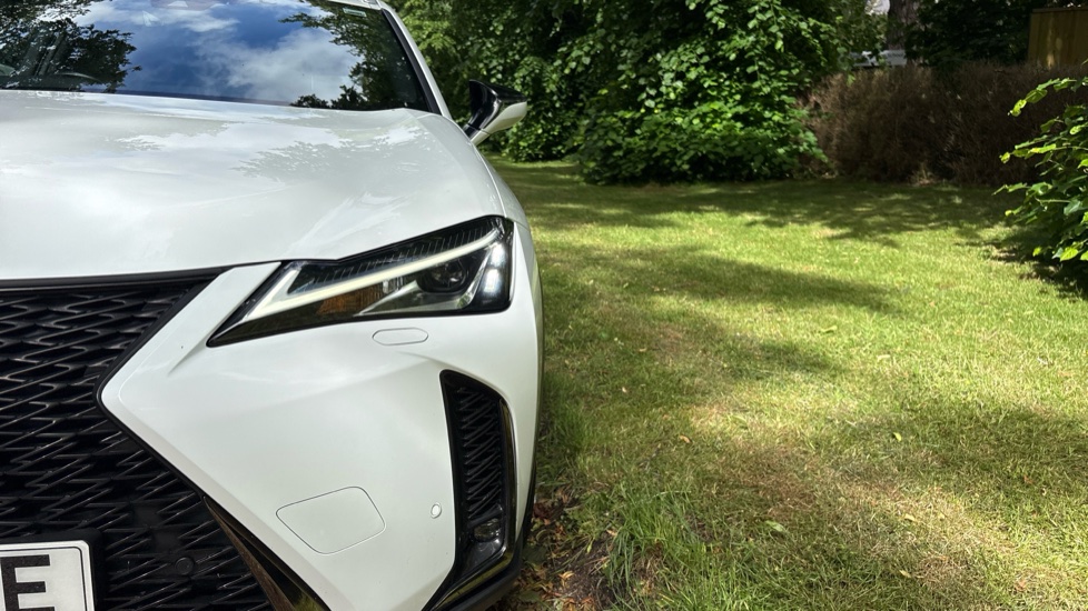 Lexus UX 250h 2.0 F-Sport 5dr CVT [Nav] Hybrid Hatchback - Image 23