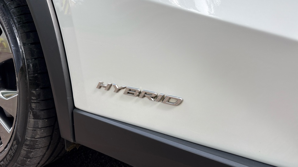 Lexus UX 250h 2.0 F-Sport 5dr CVT [Nav] Hybrid Hatchback - Image 25
