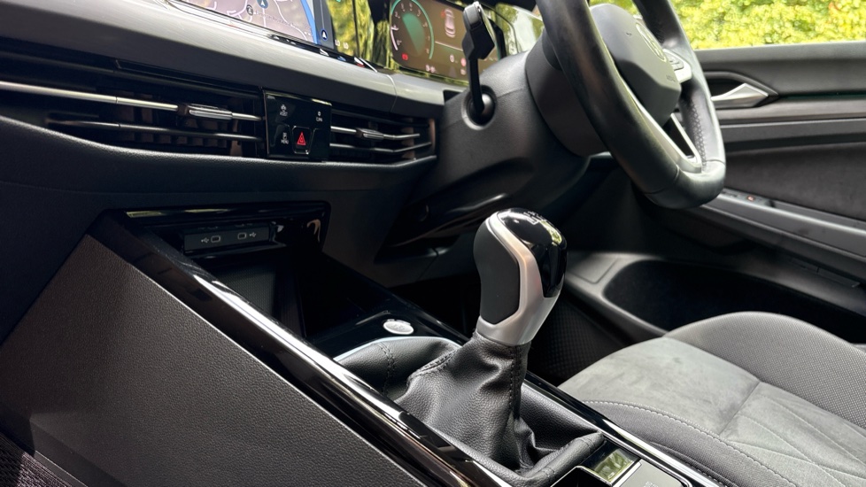 Volkswagen Golf 1.5 TSI Style 5dr Petrol Hatchback - Image 13