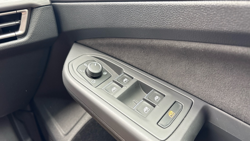 Volkswagen Golf 1.5 TSI Style 5dr Petrol Hatchback - Image 42