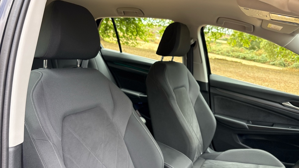 Volkswagen Golf 1.5 TSI Style 5dr Petrol Hatchback - Image 45