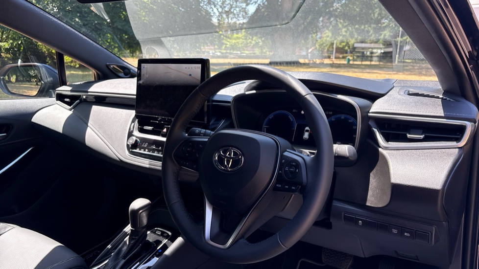 Toyota Corolla 2.0 Hybrid Excel 5dr CVT Hybrid Hatchback - Image 11