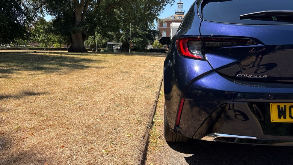 Toyota Corolla 2.0 Hybrid Excel 5dr CVT Hybrid Hatchback - Image 28
