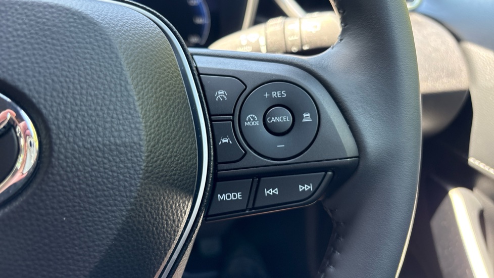 Toyota Corolla 2.0 Hybrid Excel 5dr CVT Hybrid Hatchback - Image 37