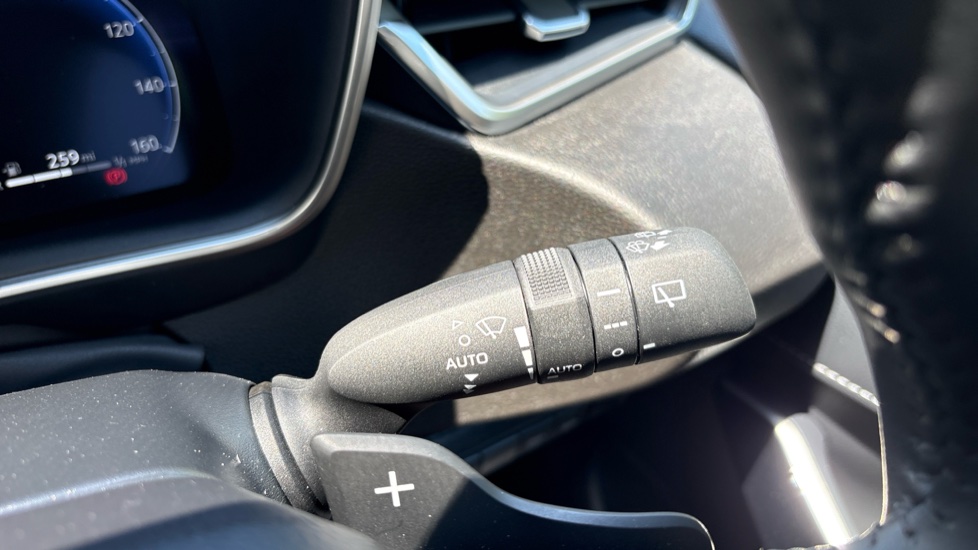 Toyota Corolla 2.0 Hybrid Excel 5dr CVT Hybrid Hatchback - Image 38