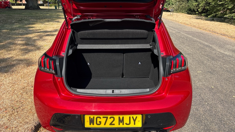 Peugeot 208 1.2 PureTech 130 Allure Premium + 5dr EAT8 Petrol Hatchback - Image 4