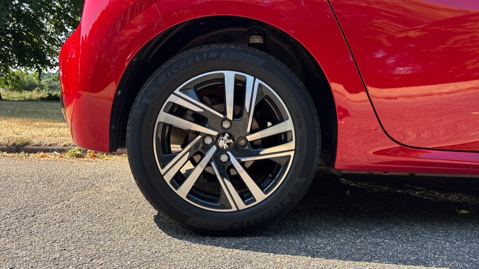 Peugeot 208 1.2 PureTech 130 Allure Premium + 5dr EAT8 Petrol Hatchback - Image 7