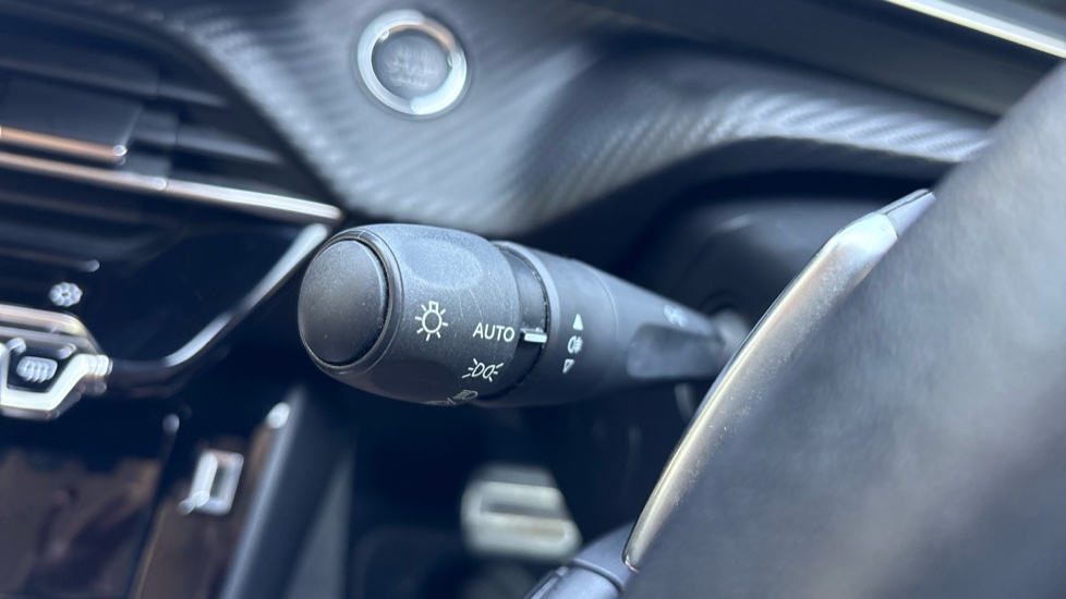 Peugeot 208 1.2 PureTech 130 Allure Premium + 5dr EAT8 Petrol Hatchback - Image 41
