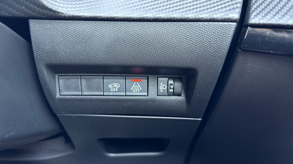 Peugeot 208 1.2 PureTech 130 Allure Premium + 5dr EAT8 Petrol Hatchback - Image 42