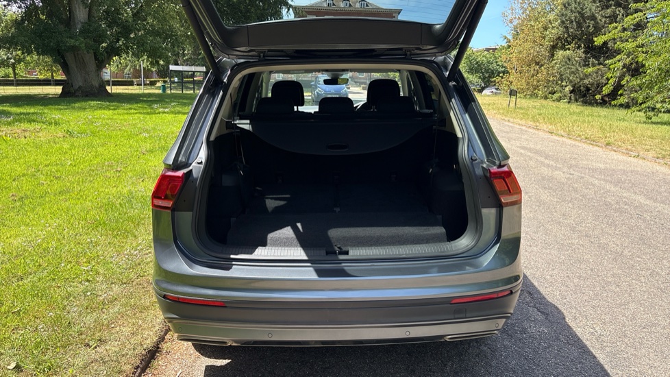 Volkswagen Tiguan Allspace 2.0 TDI 4Motion Match 5dr DSG Diesel Estate - Image 4