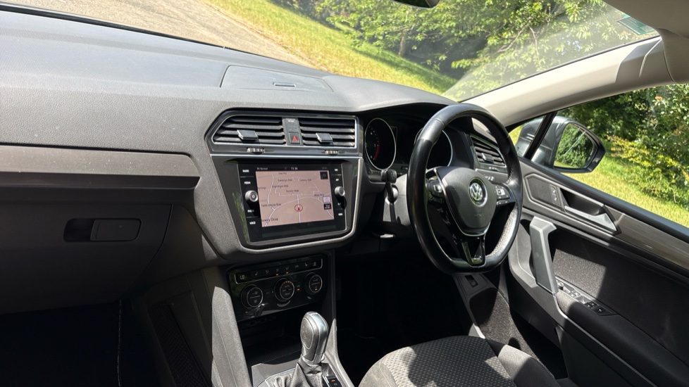 Volkswagen Tiguan Allspace 2.0 TDI 4Motion Match 5dr DSG Diesel Estate - Image 9