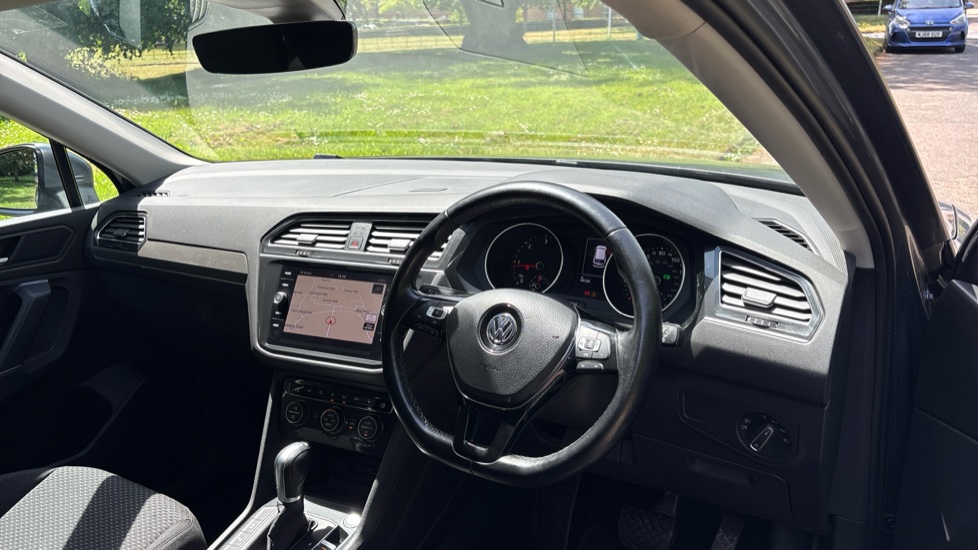 Volkswagen Tiguan Allspace 2.0 TDI 4Motion Match 5dr DSG Diesel Estate - Image 11