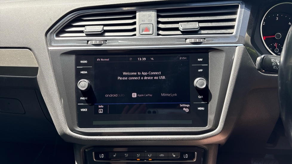 Volkswagen Tiguan Allspace 2.0 TDI 4Motion Match 5dr DSG Diesel Estate - Image 32