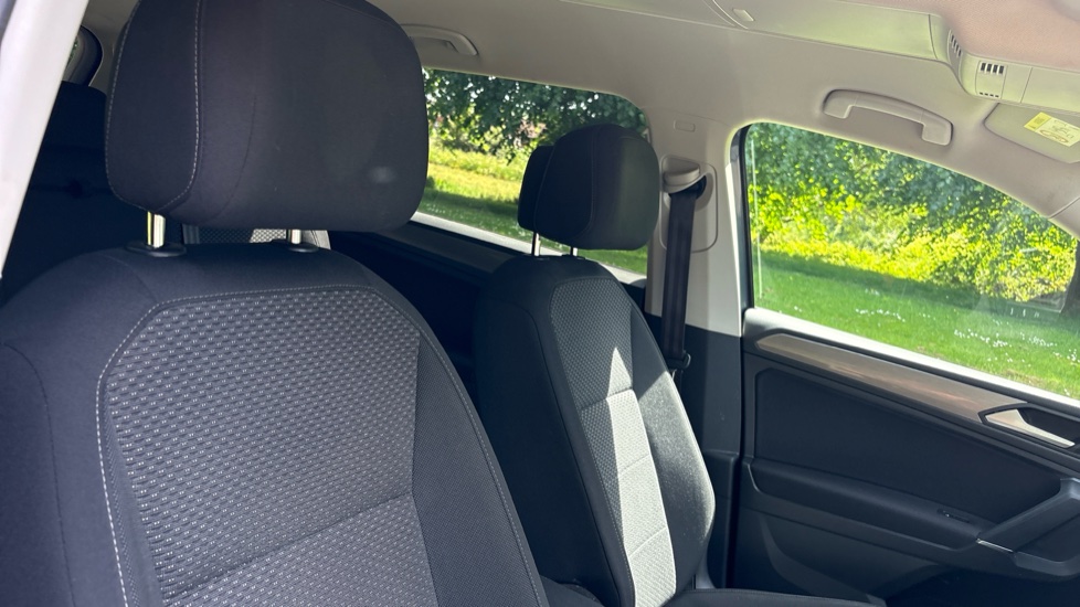 Volkswagen Tiguan Allspace 2.0 TDI 4Motion Match 5dr DSG Diesel Estate - Image 45