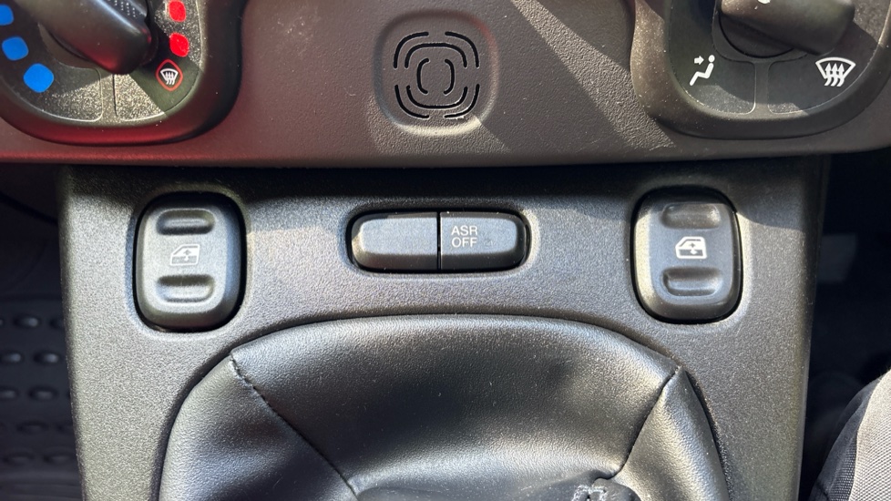 Fiat Panda 1.2 Pop 5dr Petrol Hatchback - Image 30