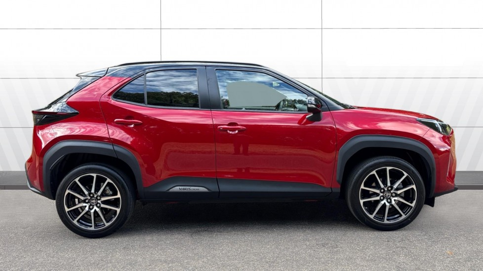 Toyota Yaris Cross 1.5 Hybrid GR Sport 5dr CVT Hybrid Estate - Image 5