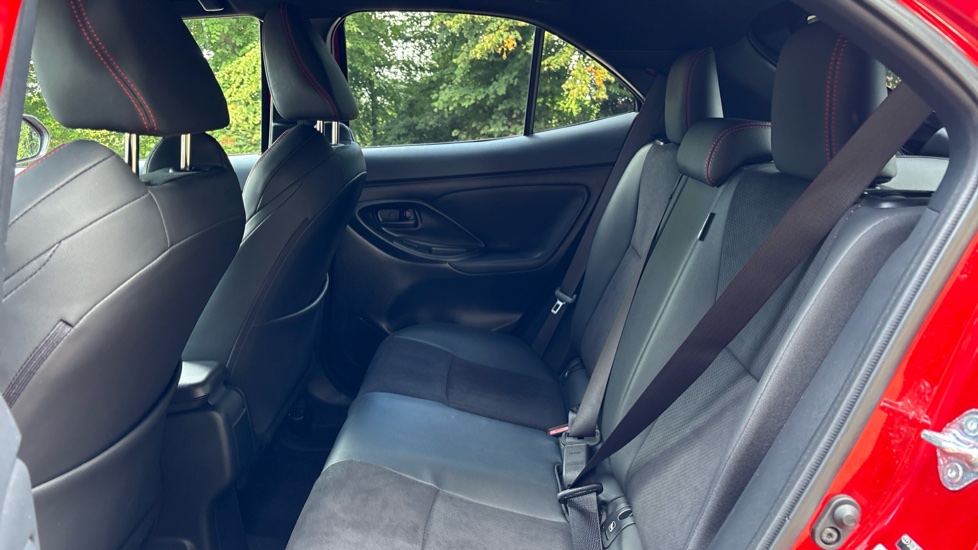 Toyota Yaris Cross 1.5 Hybrid GR Sport 5dr CVT Hybrid Estate - Image 16