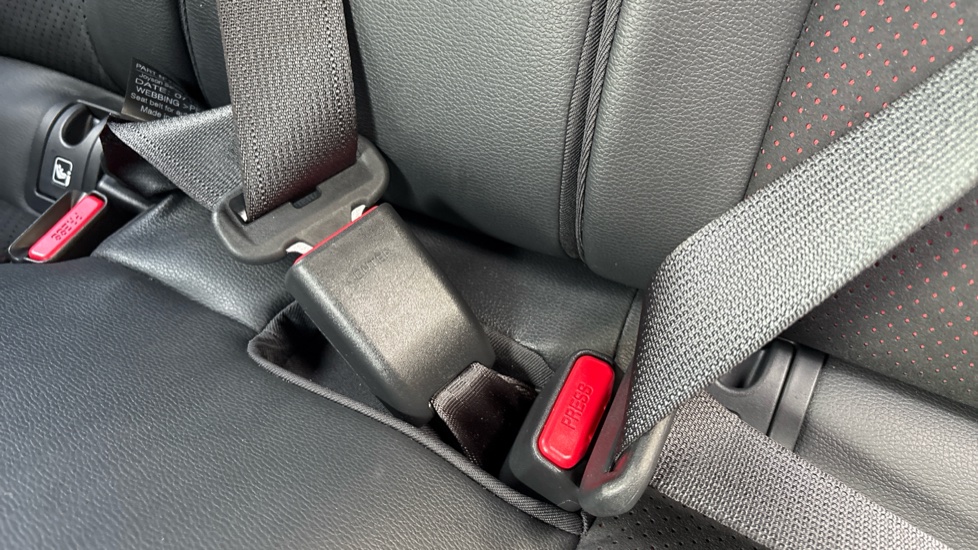 Toyota Yaris Cross 1.5 Hybrid GR Sport 5dr CVT Hybrid Estate - Image 17