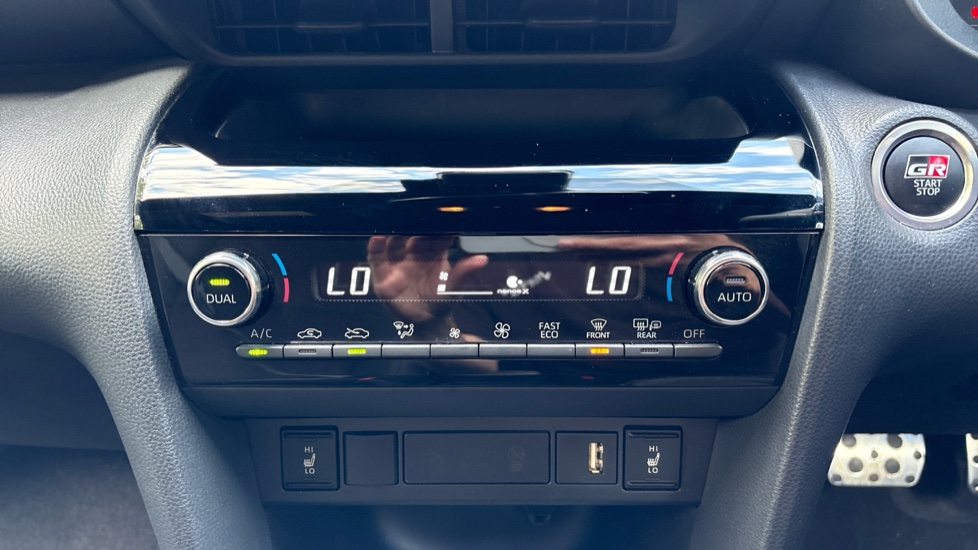 Toyota Yaris Cross 1.5 Hybrid GR Sport 5dr CVT Hybrid Estate - Image 36