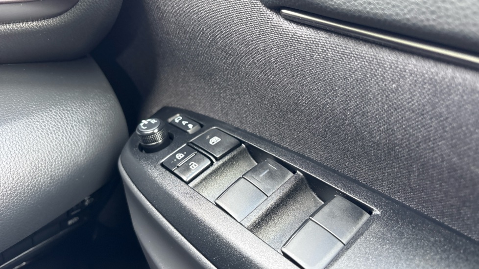 Toyota Yaris Cross 1.5 Hybrid GR Sport 5dr CVT Hybrid Estate - Image 43
