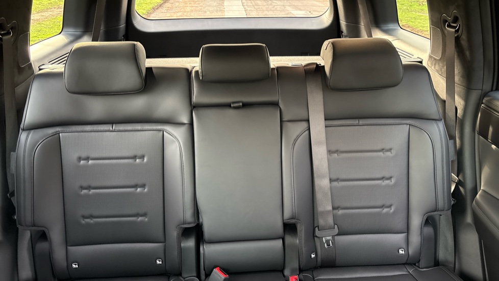 Hyundai SANTA FE 1.6 TGDi Plug-in Hybrid Calligraphy 5dr 4WD Auto Estate - Image 15