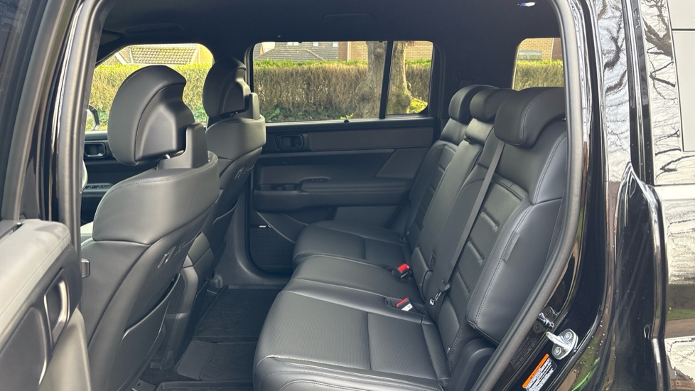 Hyundai SANTA FE 1.6 TGDi Plug-in Hybrid Calligraphy 5dr 4WD Auto Estate - Image 16