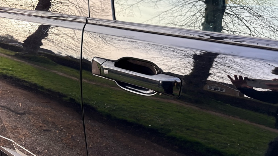 Hyundai SANTA FE 1.6 TGDi Plug-in Hybrid Calligraphy 5dr 4WD Auto Estate - Image 26