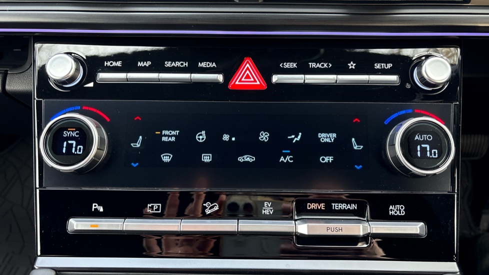 Hyundai SANTA FE 1.6 TGDi Plug-in Hybrid Calligraphy 5dr 4WD Auto Estate - Image 41