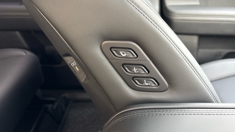 Hyundai SANTA FE 1.6 TGDi Plug-in Hybrid Calligraphy 5dr 4WD Auto Estate - Image 54