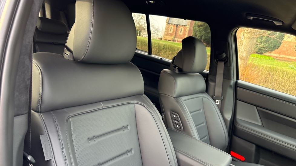 Hyundai SANTA FE 1.6 TGDi Plug-in Hybrid Calligraphy 5dr 4WD Auto Estate - Image 55