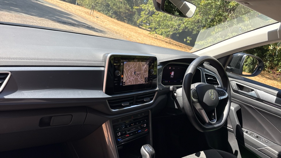 Volkswagen T-Roc 1.5 TSI Style 5dr DSG Petrol Hatchback - Image 9