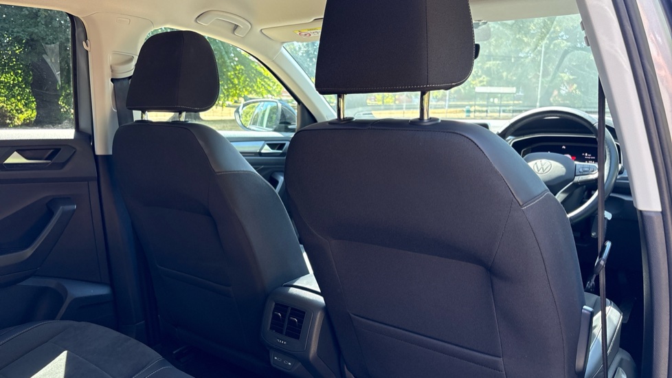 Volkswagen T-Roc 1.5 TSI Style 5dr DSG Petrol Hatchback - Image 46