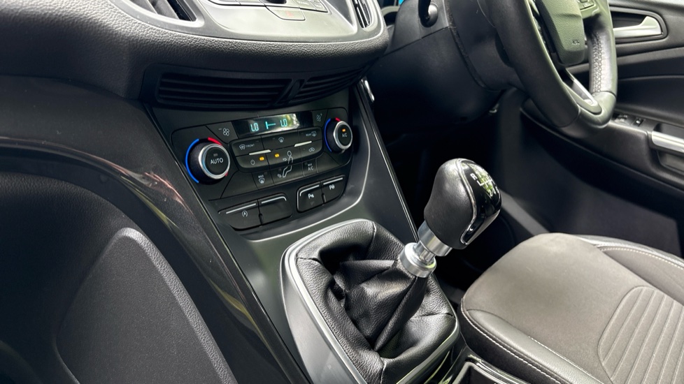 Ford Kuga 1.5 EcoBoost Titanium Edition 5dr 2WD Petrol Estate - Image 13