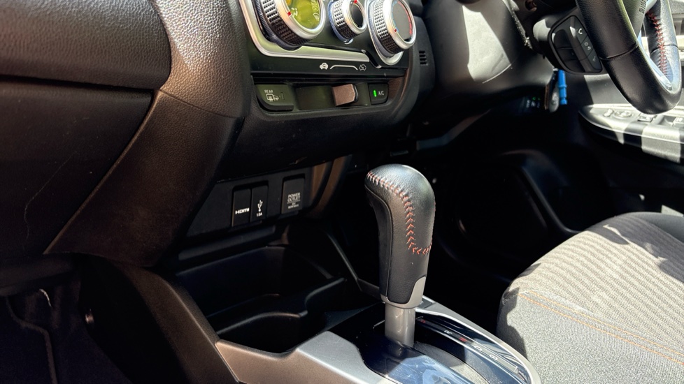 Honda Jazz 1.5 i-VTEC Sport 5dr CVT Petrol Hatchback - Image 13