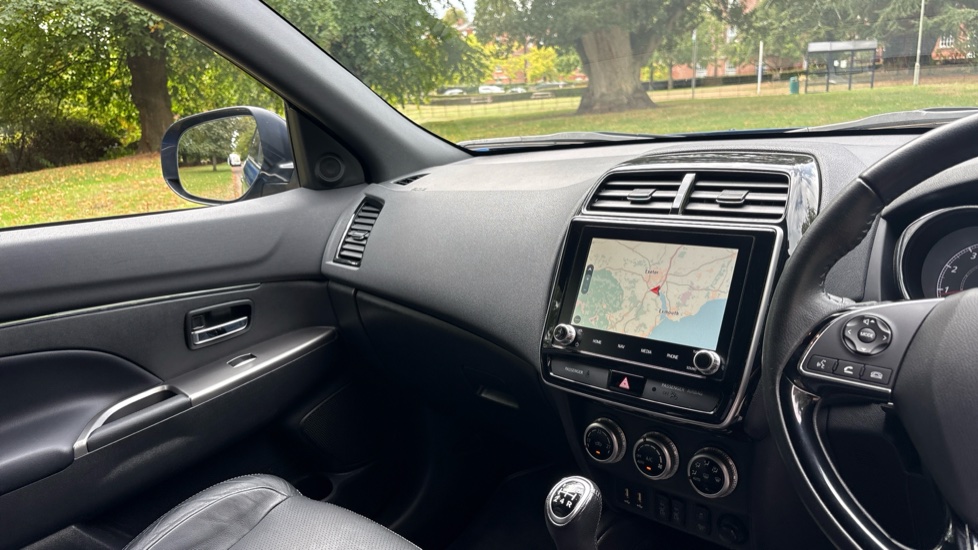 Mitsubishi ASX 2.0 Exceed 5dr Petrol Estate - Image 14