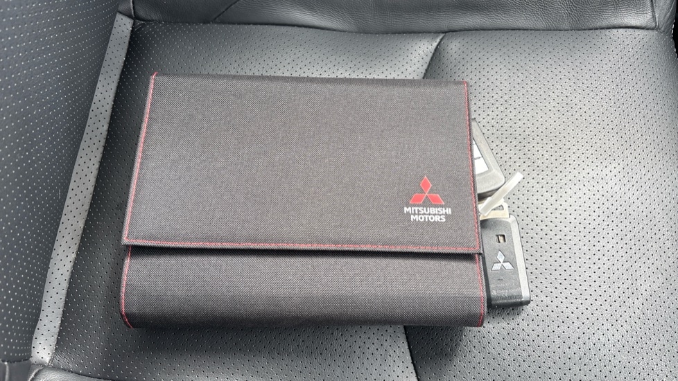 Mitsubishi ASX 2.0 Exceed 5dr Petrol Estate - Image 19