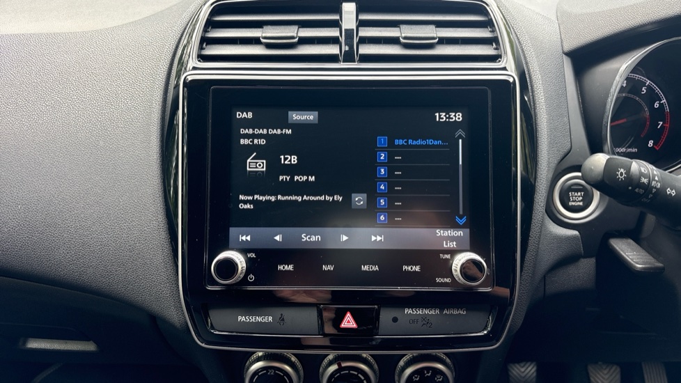 Mitsubishi ASX 2.0 Exceed 5dr Petrol Estate - Image 30