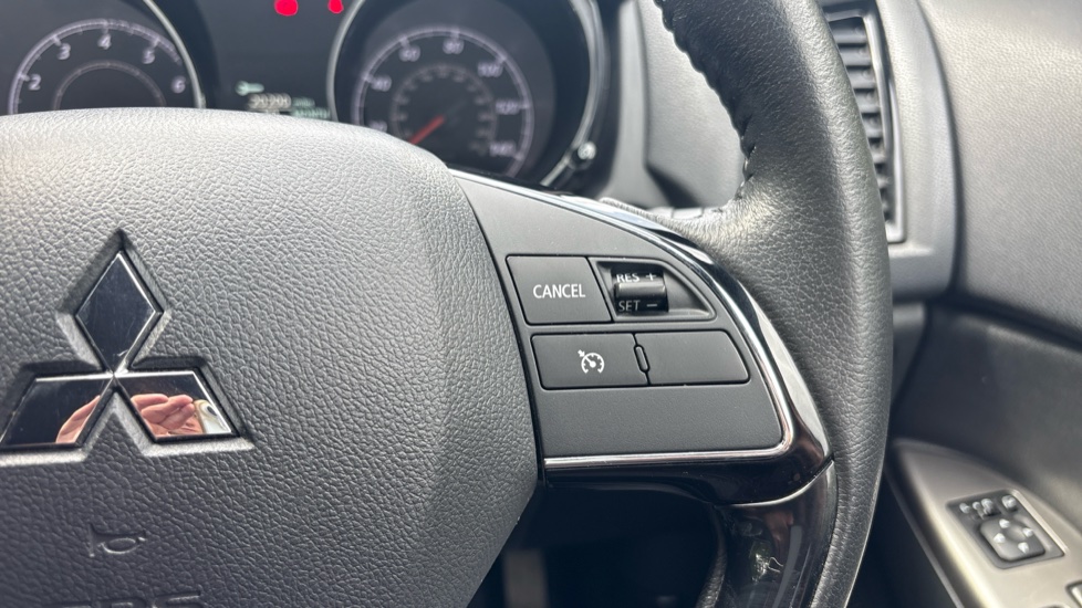 Mitsubishi ASX 2.0 Exceed 5dr Petrol Estate - Image 37