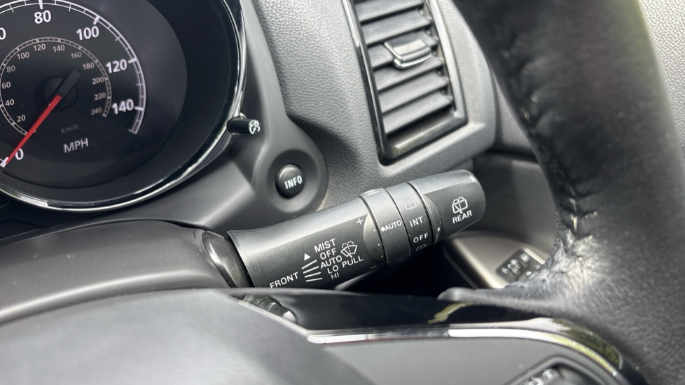Mitsubishi ASX 2.0 Exceed 5dr Petrol Estate - Image 38