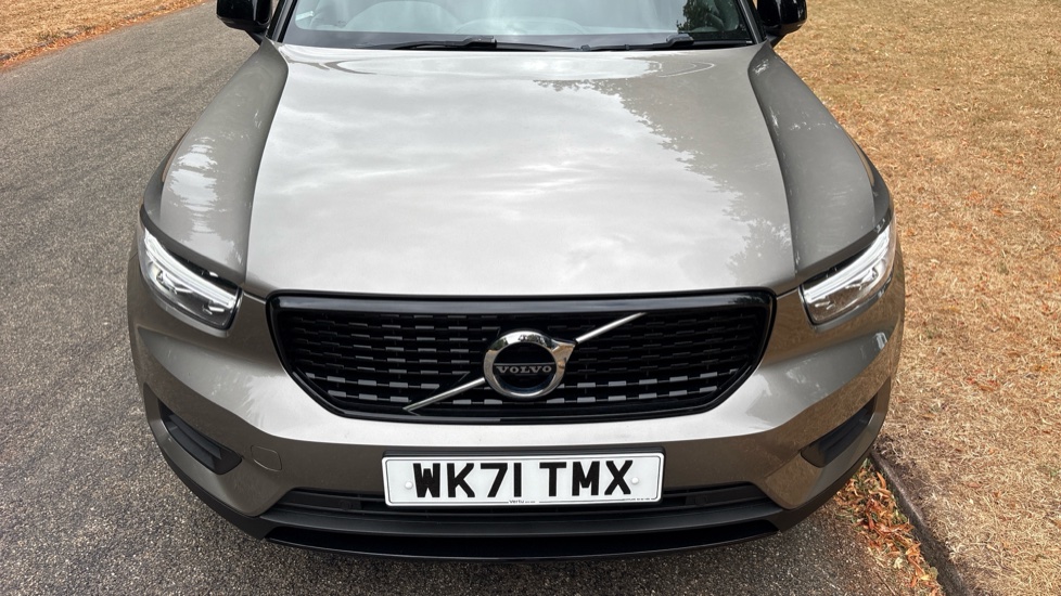 Volvo XC40 2.0 B4P R DESIGN 5dr Auto Petrol Estate - Image 8