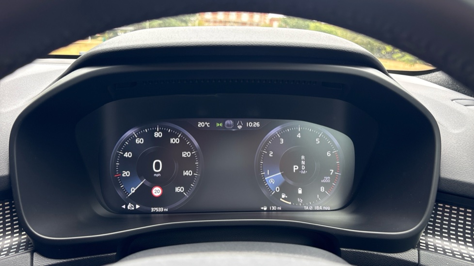 Volvo XC40 2.0 B4P R DESIGN 5dr Auto Petrol Estate - Image 18