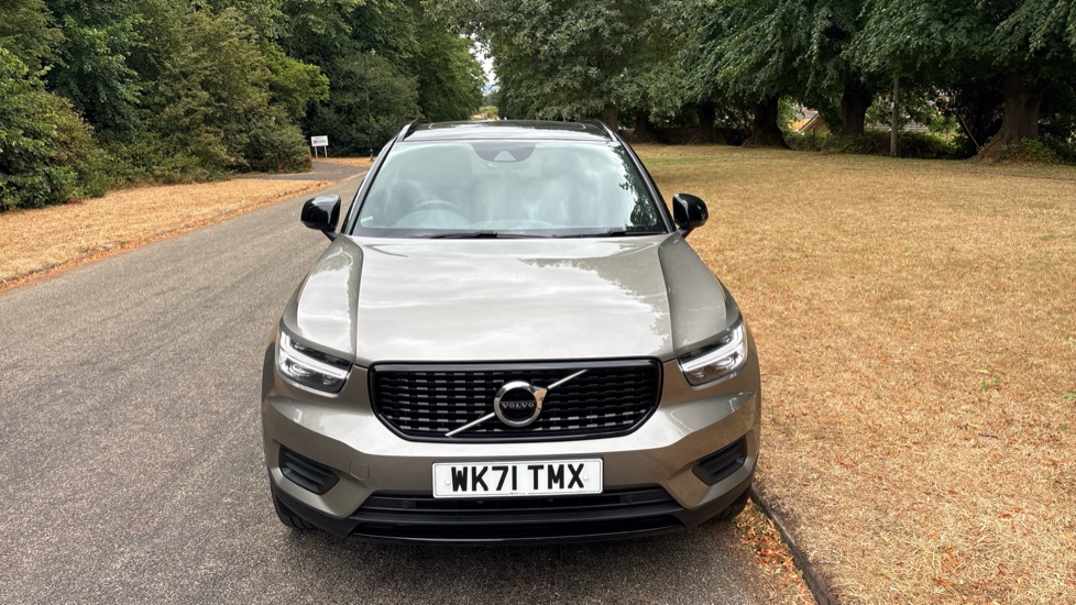 Volvo XC40 2.0 B4P R DESIGN 5dr Auto Petrol Estate - Image 21