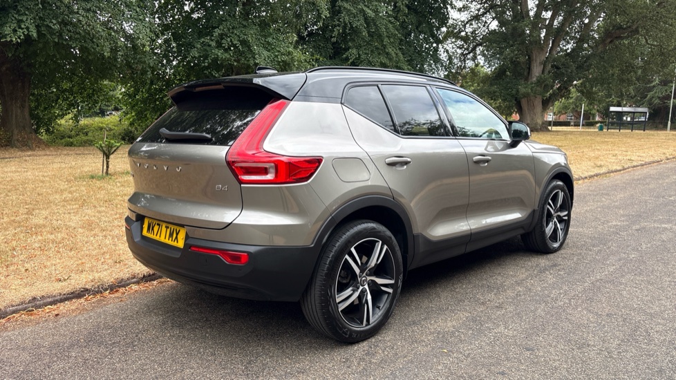 Volvo XC40 2.0 B4P R DESIGN 5dr Auto Petrol Estate - Image 26