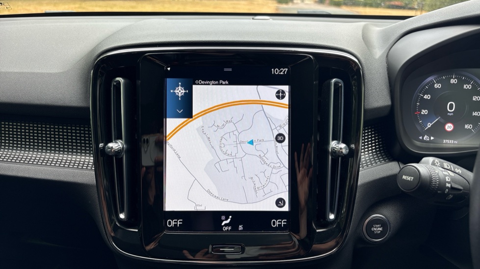 Volvo XC40 2.0 B4P R DESIGN 5dr Auto Petrol Estate - Image 28